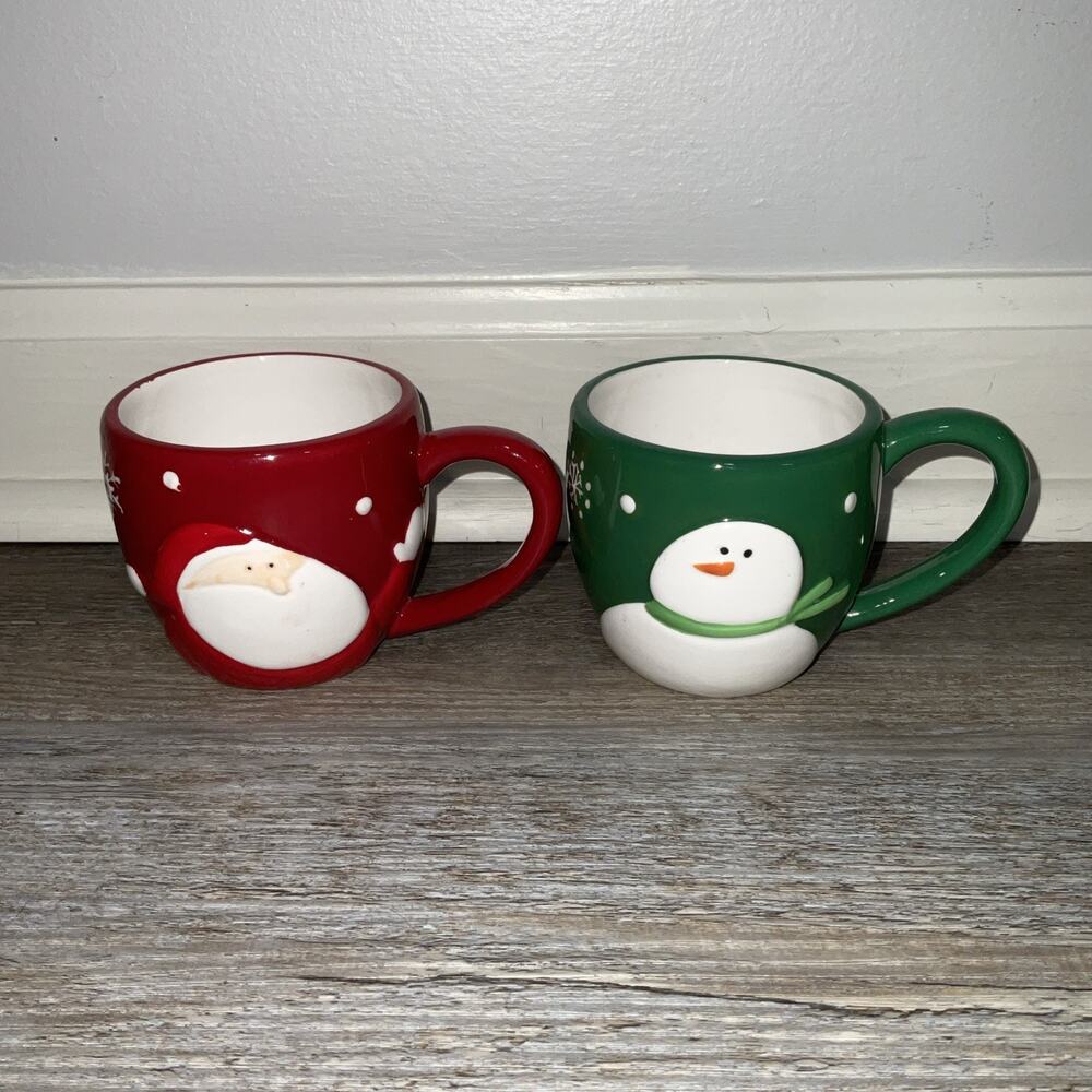 VTG VINTAGE RED SANTA & GREEN SNOWMAN CHRISTMAS COFFEE MUGS CUPS